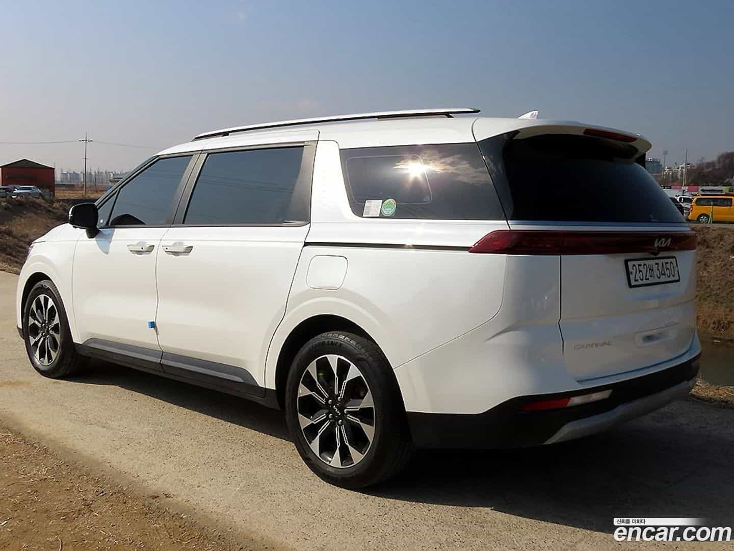 Canival Kia 2023.1-OUTER-002