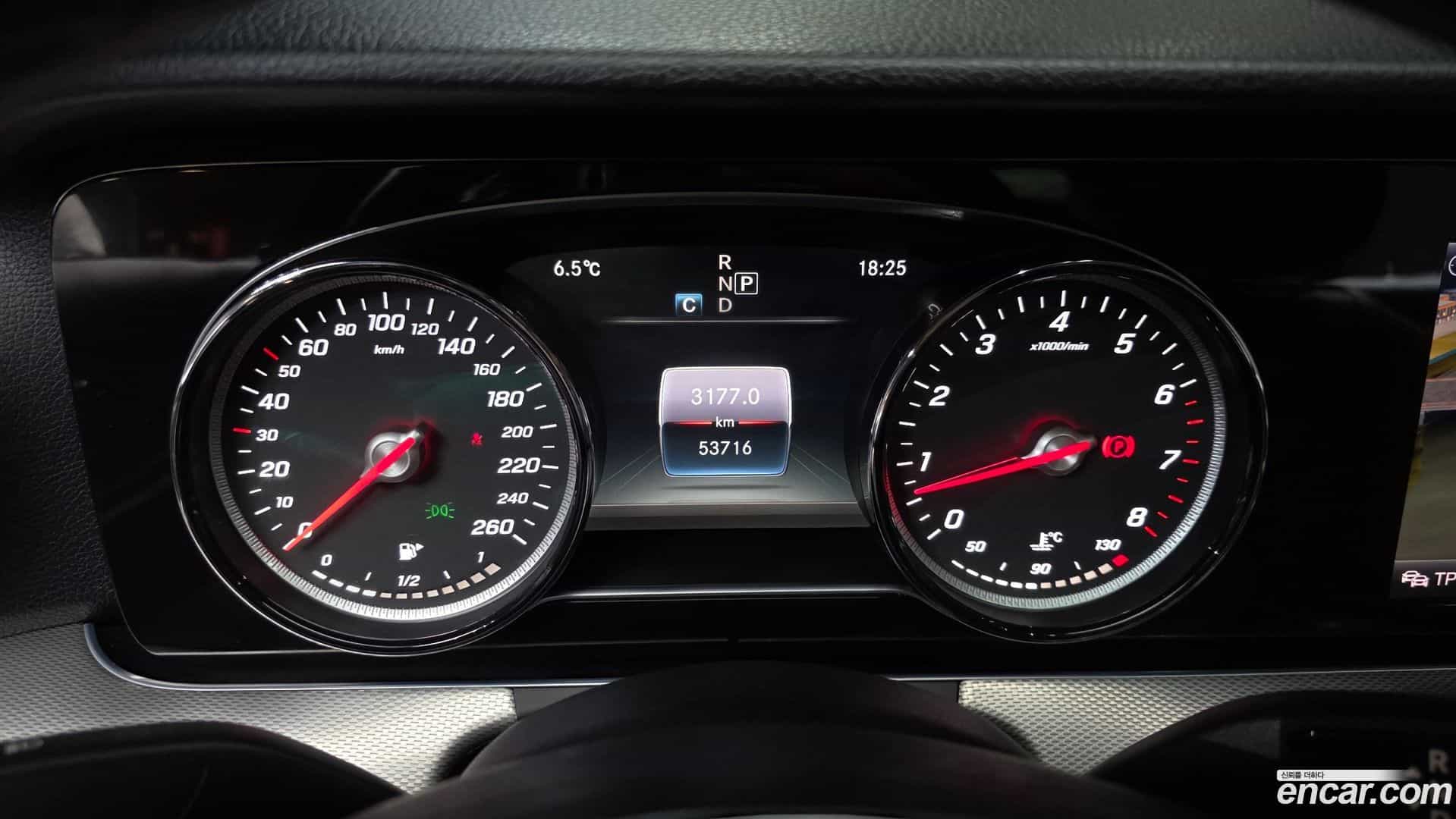 E-Class Mercedes-Benz 2018.2-INNER-008