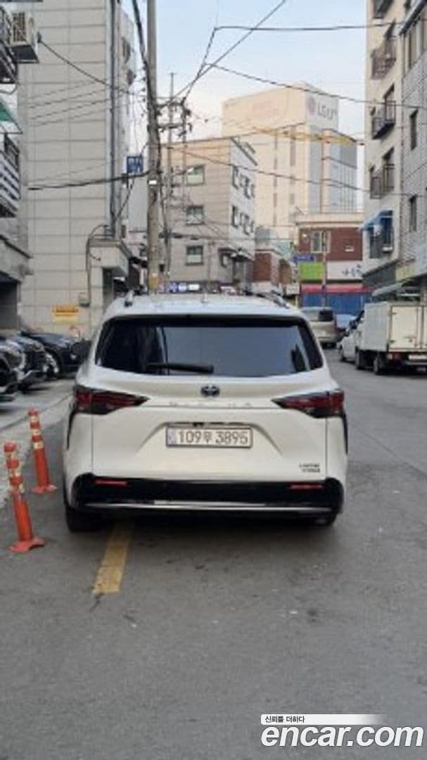 Main__Slider__Photo:Sienna Toyota 2023.5-1