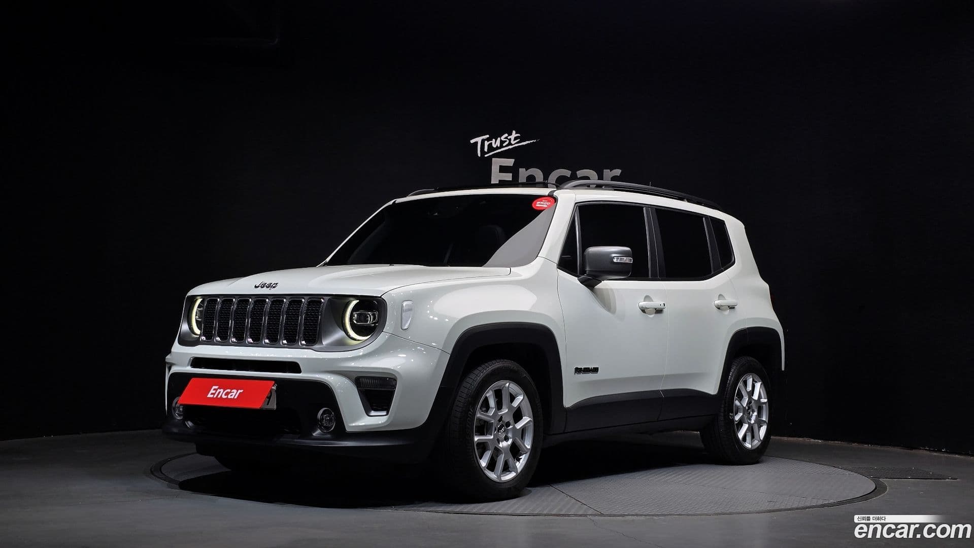 Main__Slider__Photo:Renegade Jeep 2021.2-0