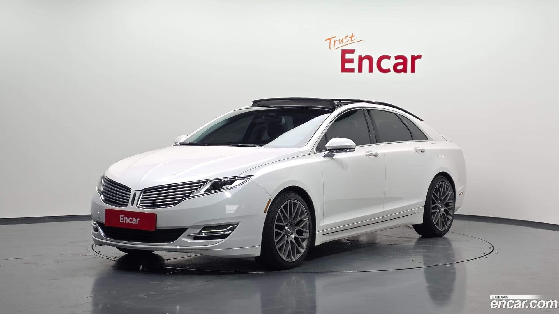 Main__Slider__Photo:MKZ Lincoln 2015.8-0