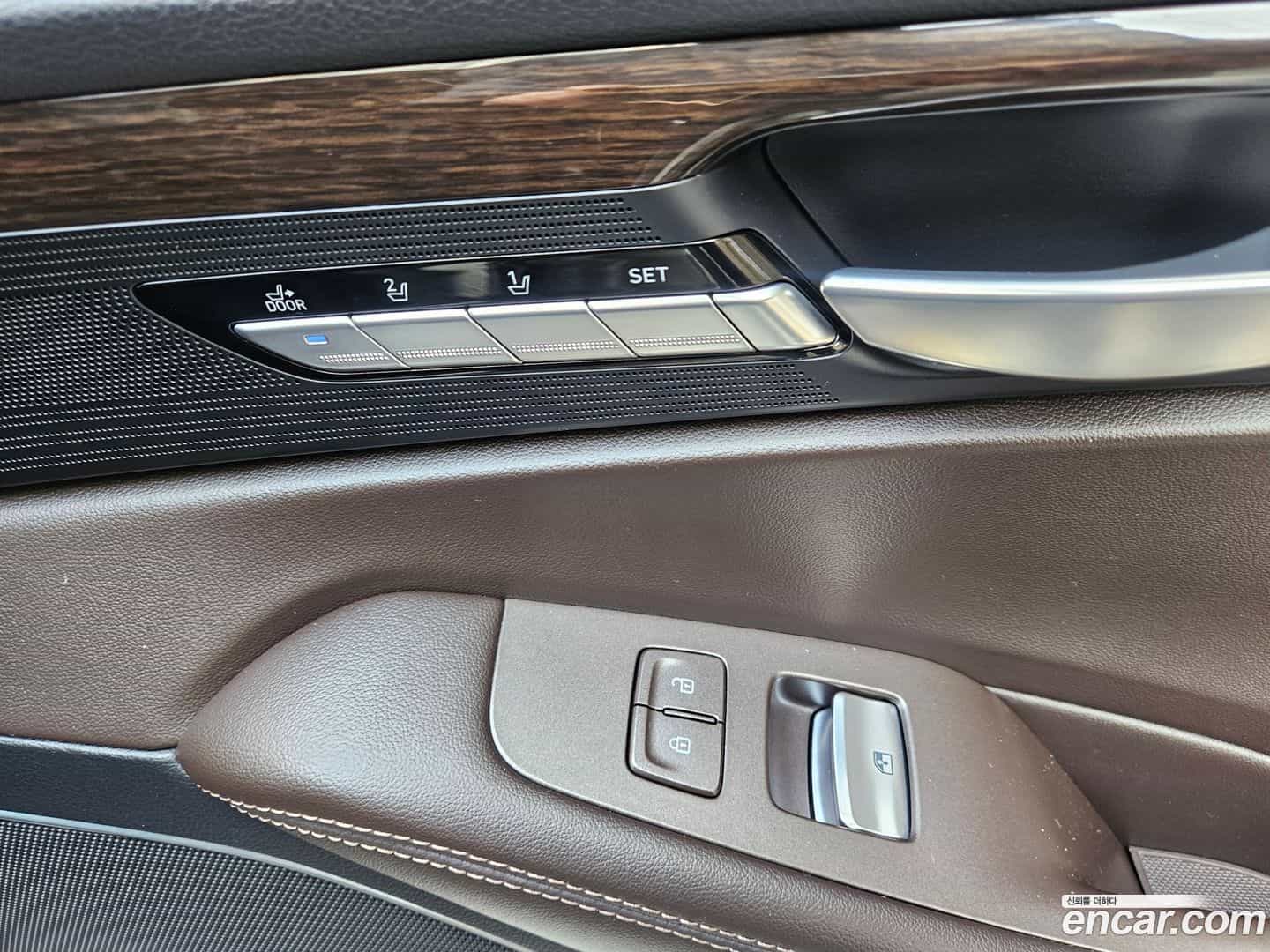 EQ900 Genesis 2016.1-OPTION-016