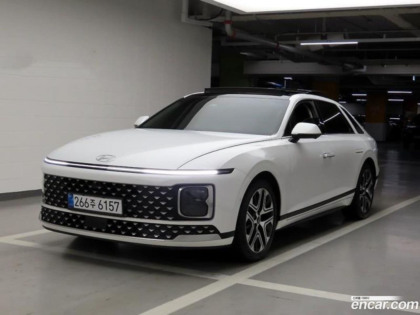 Main__Slider__Photo:Grandeur Hyundai 2023.1-0