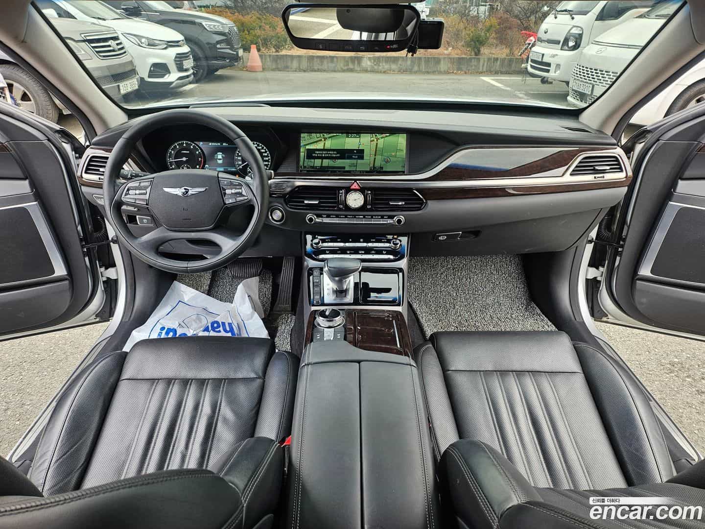 EQ900 Genesis 2017.1-INNER-010