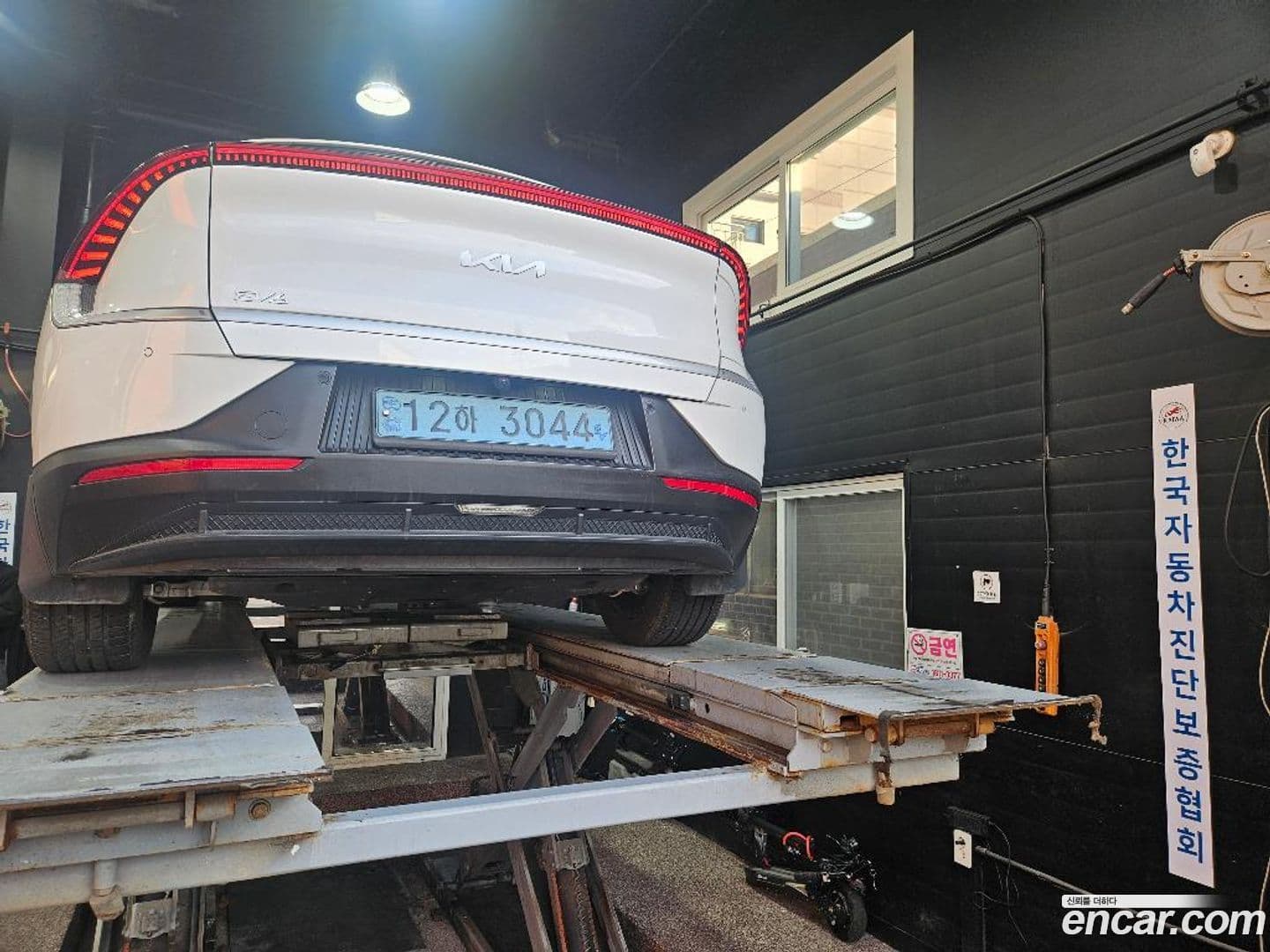 Main__Slider__Photo:EV6 Kia 2022.6-1
