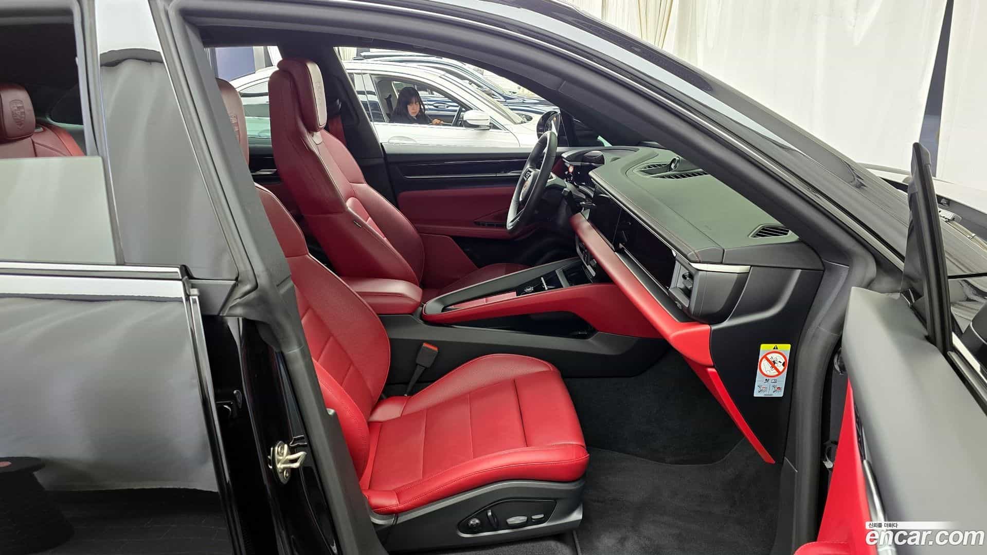 Macan Porsche 2025.1-OPTION-015