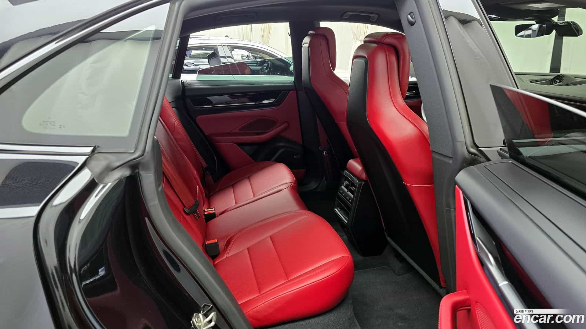 Macan Porsche 2025.1-OPTION-016