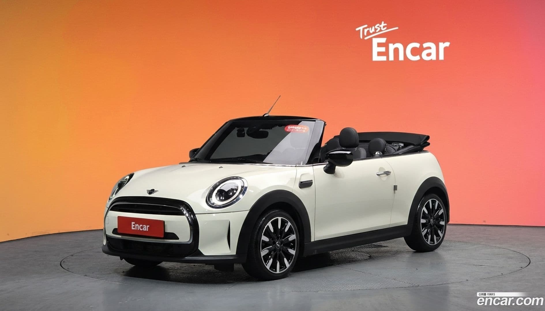 Main__Slider__Photo:Cooper Convertible Mini 2021.11-0