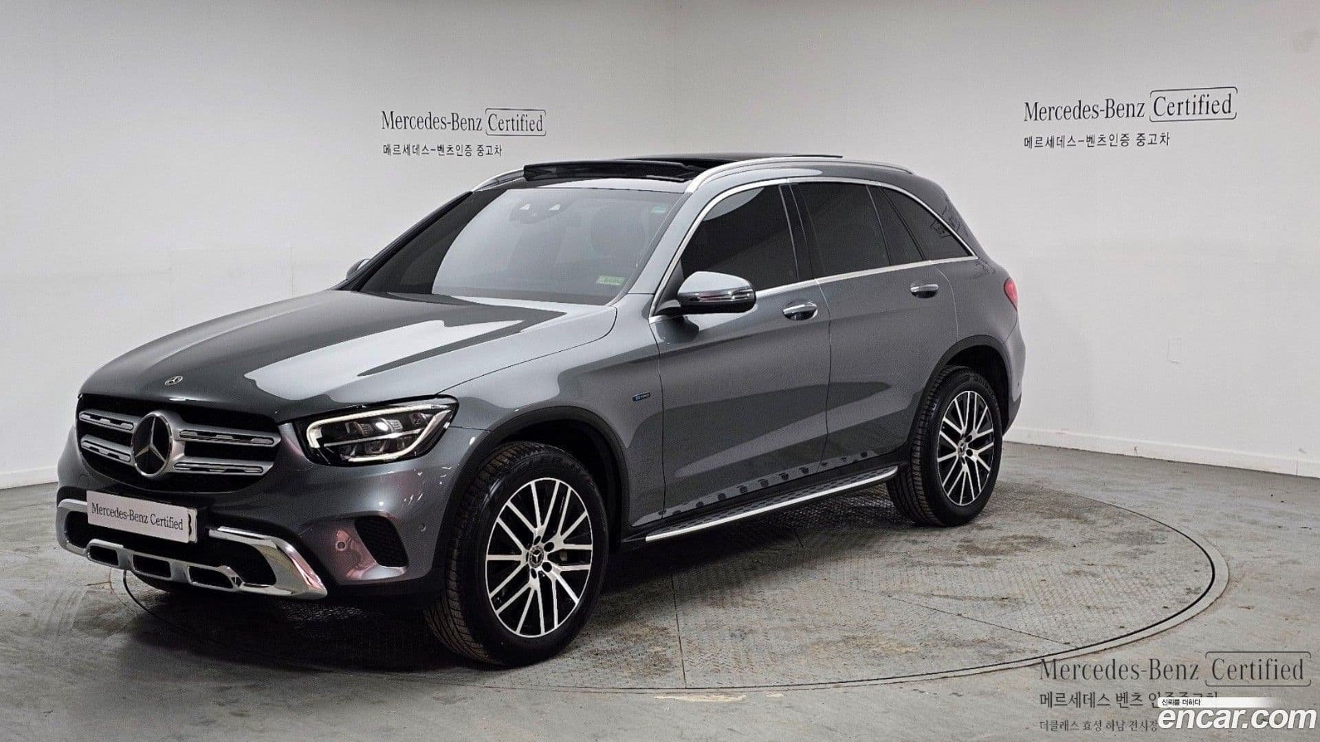 Main__Slider__Photo:GLC-Class Mercedes-Benz 2020.10-0
