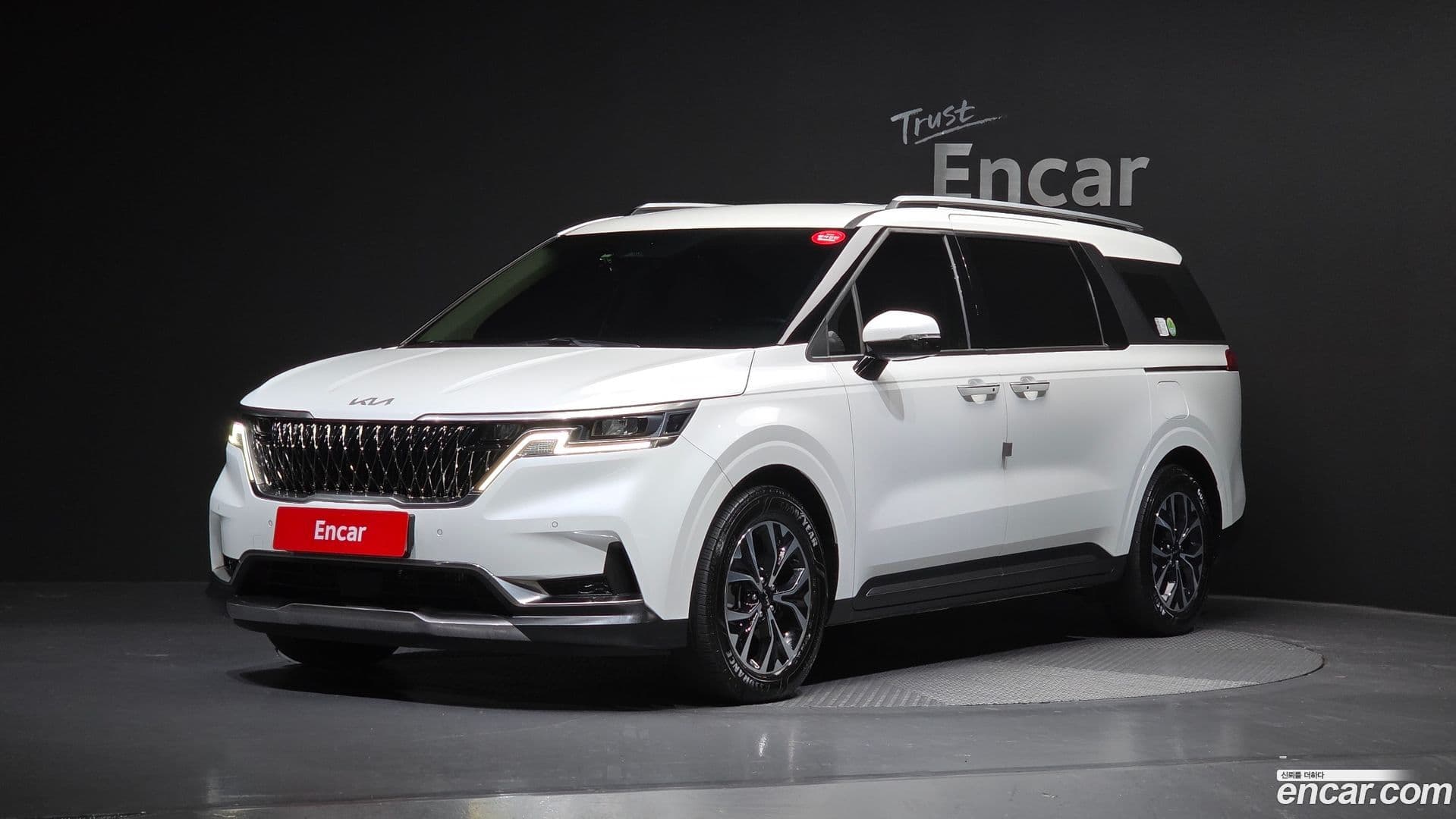 Main__Slider__Photo:Canival Kia 2022.9-0