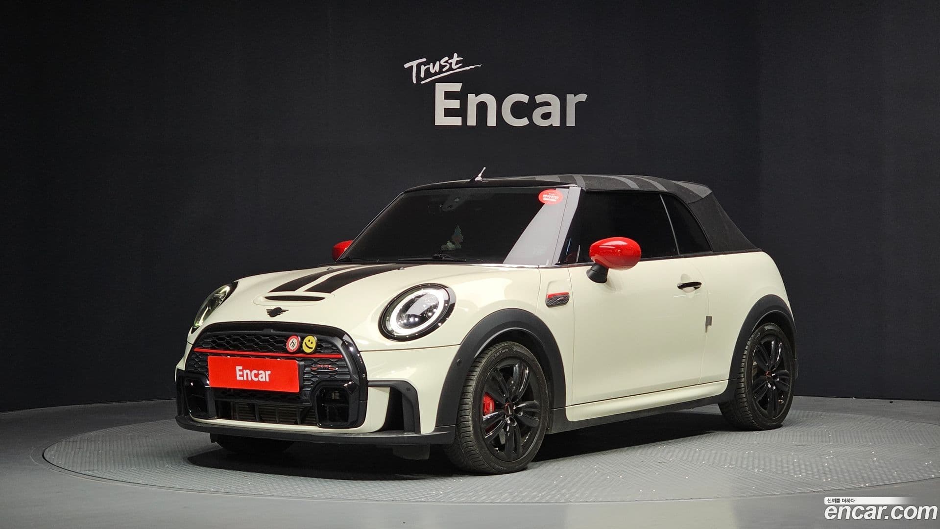 Main__Slider__Photo:Cooper Convertible Mini 2021.10-0