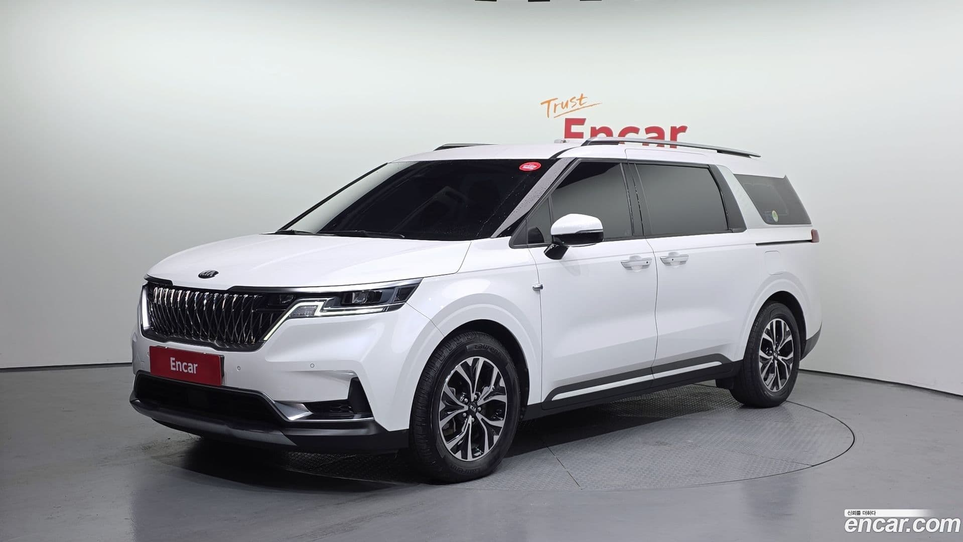 Main__Slider__Photo:Canival Kia 2020.10-0