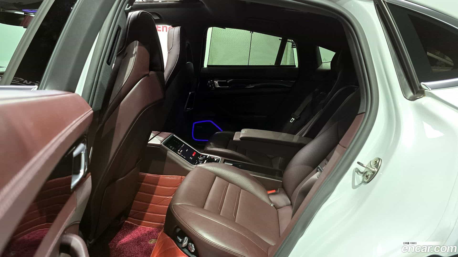 Panamera Porsche 2020.1-OPTION-016