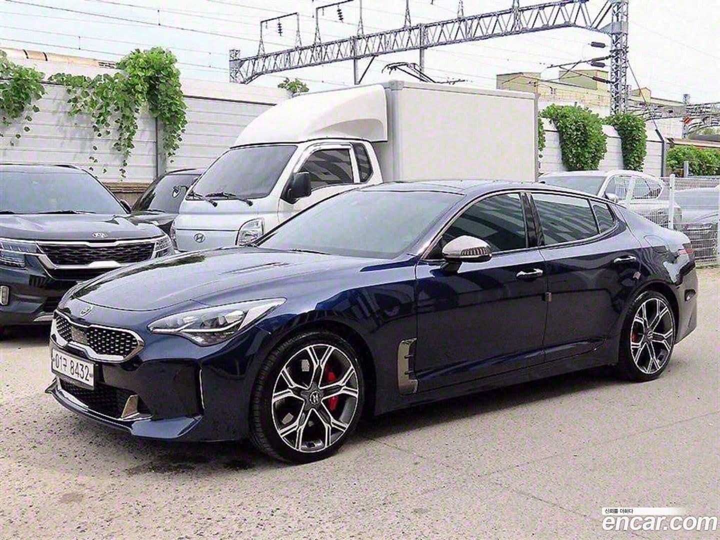 Main__Slider__Photo:Stinger Kia 2017.8-0