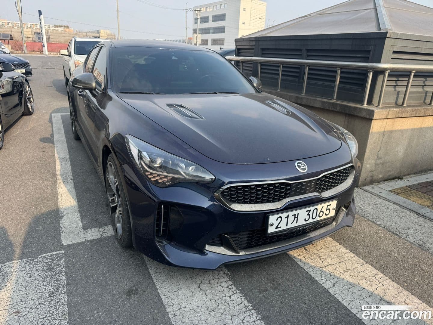 Main__Slider__Photo:Stinger Kia 2017.6-0