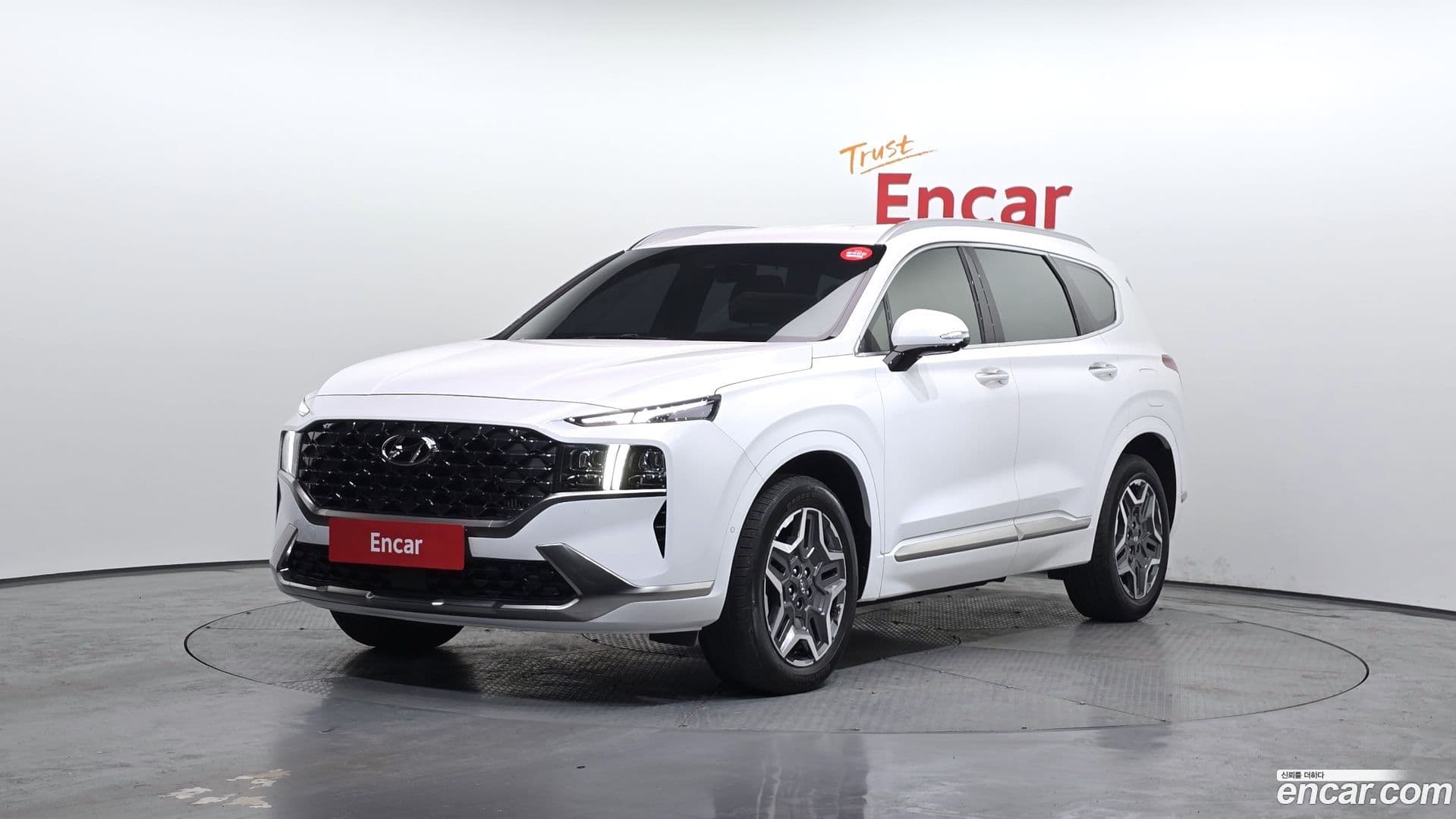 Main__Slider__Photo:Santafe Hyundai 2023.0-0