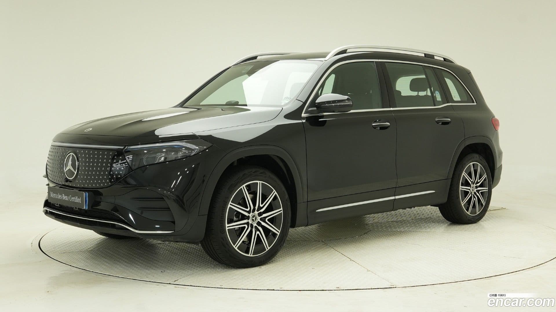 Main__Slider__Photo:EQB Mercedes-Benz 2025.7-0