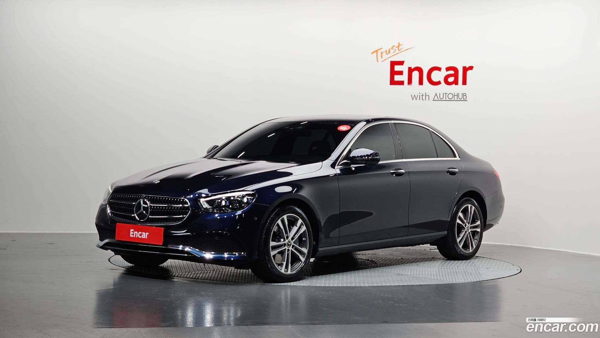 Main__Slider__Photo:E-Class Mercedes-Benz 2021.0-0