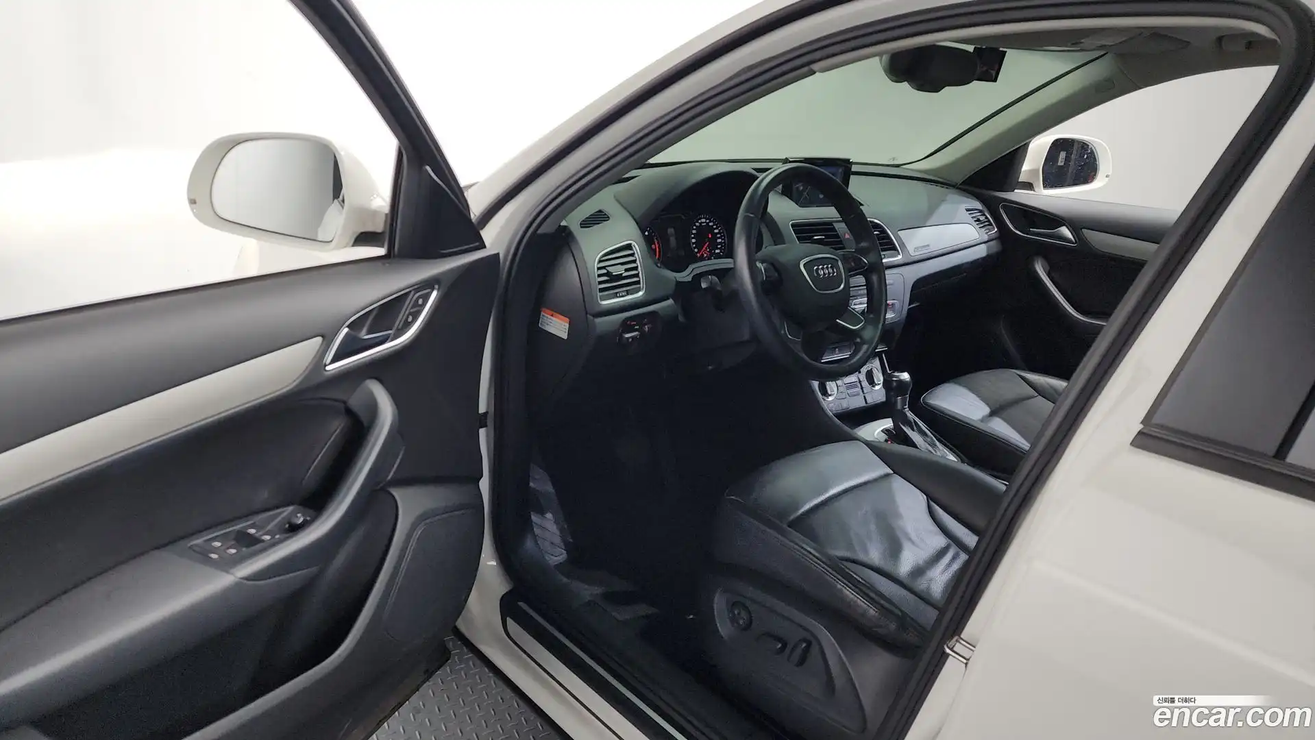 Q3 Audi 2014.8-INNER-010