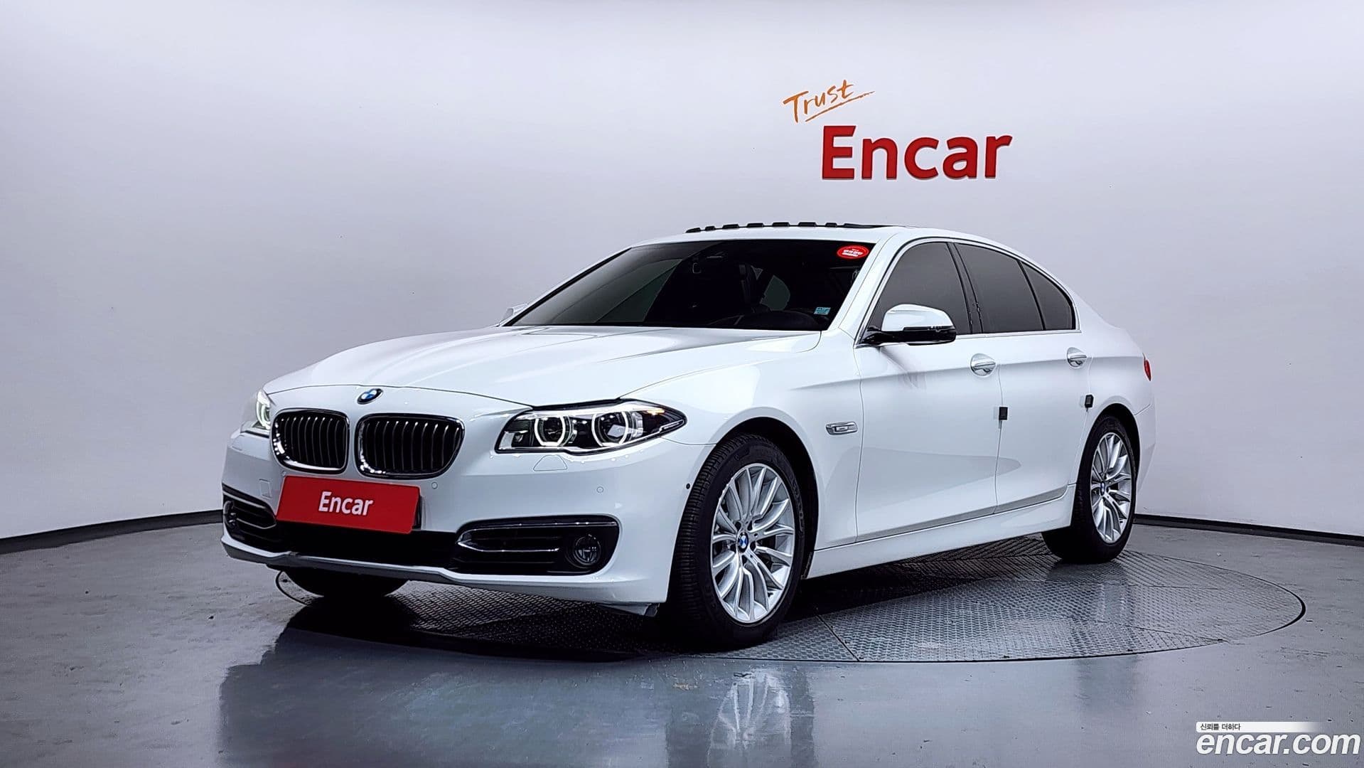 Main__Slider__Photo:5-Series BMW 2016.1-0