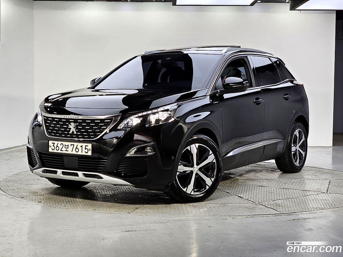 Main__Slider__Photo:3008 Peugeot 2020.5-0