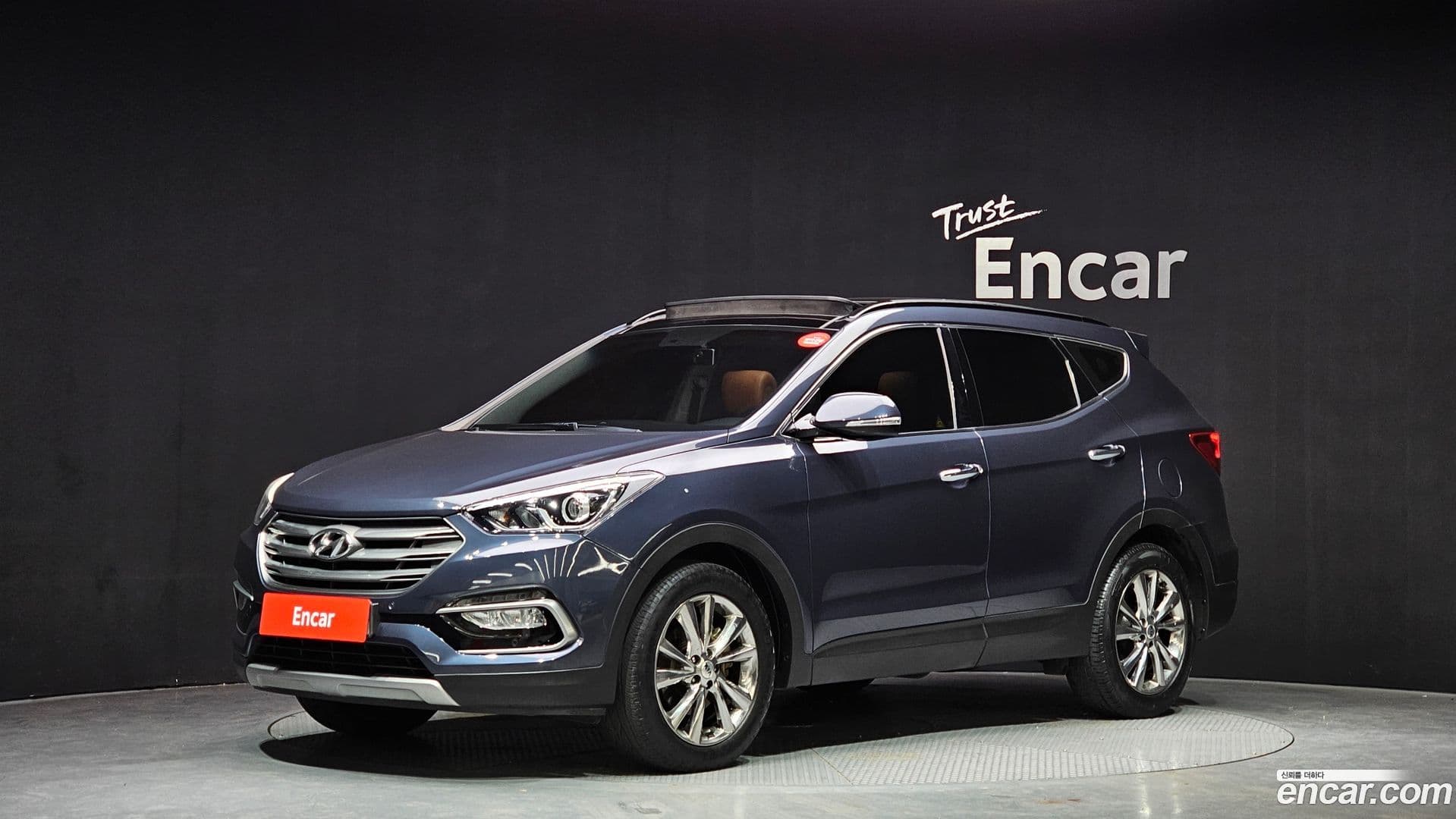 Main__Slider__Photo:Santafe Hyundai 2016.5-0