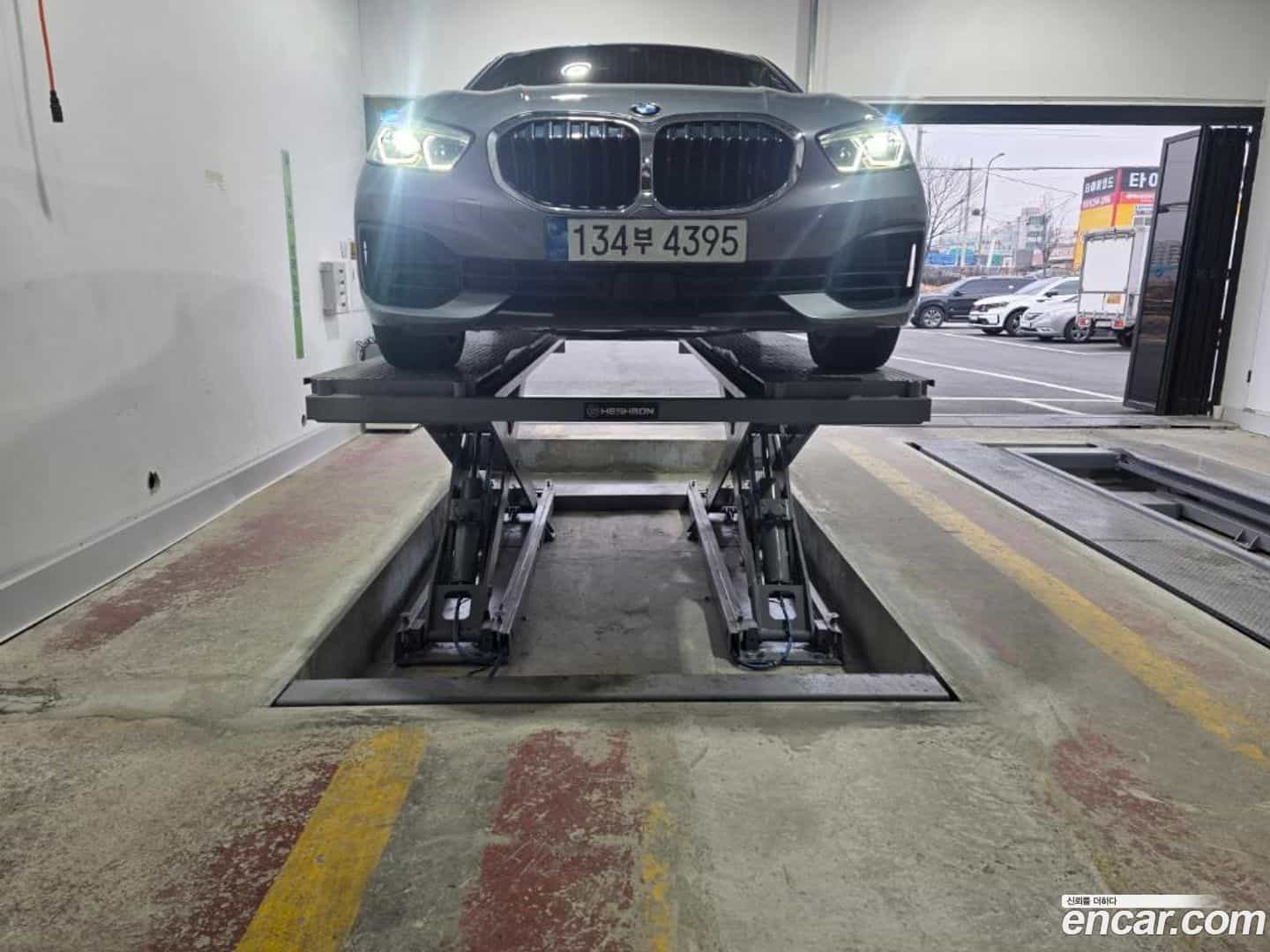 1-Series BMW 2022.1-OUTER-001