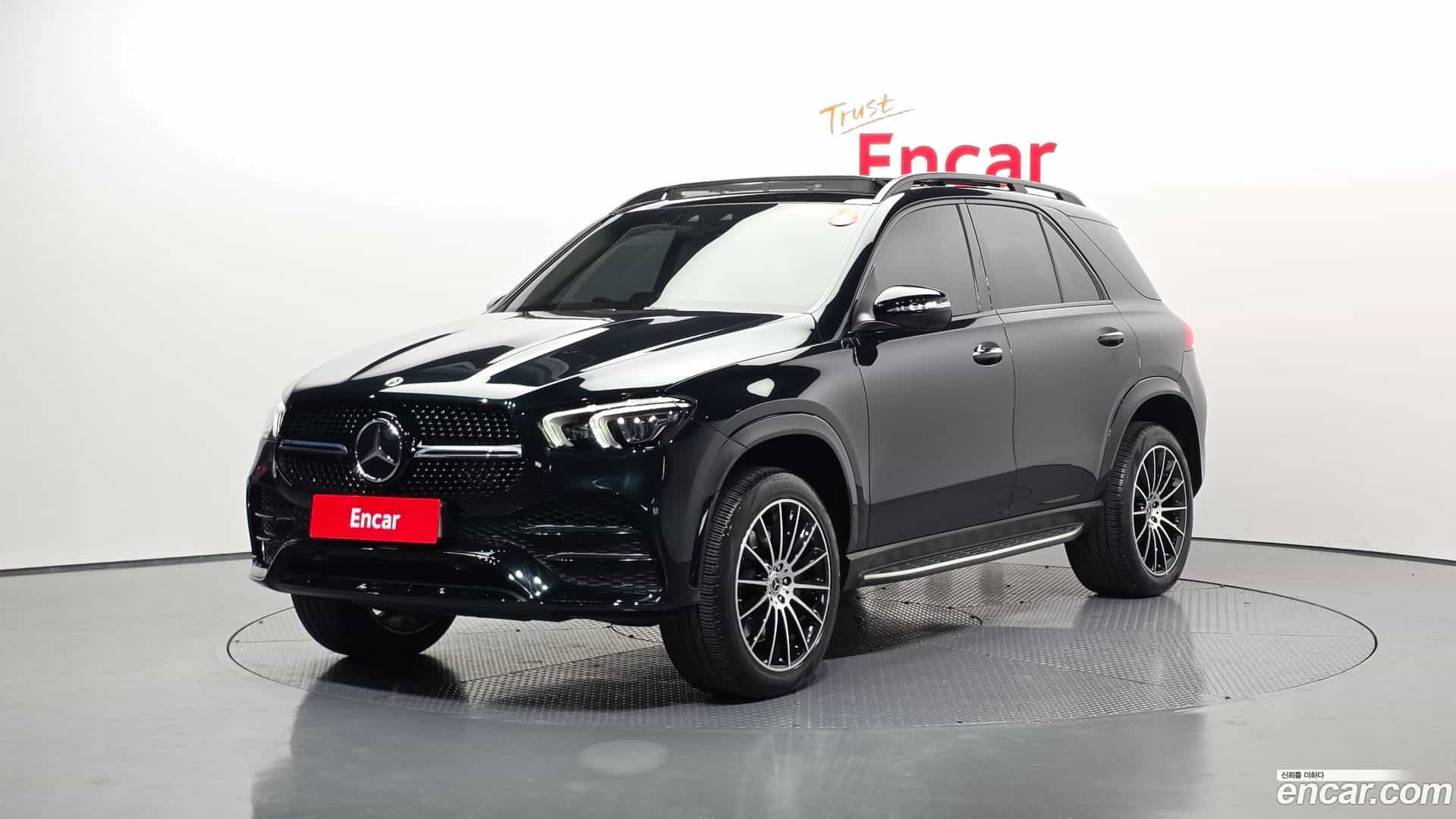 GLE-Class Mercedes-Benz 2022.8-OUTER-001
