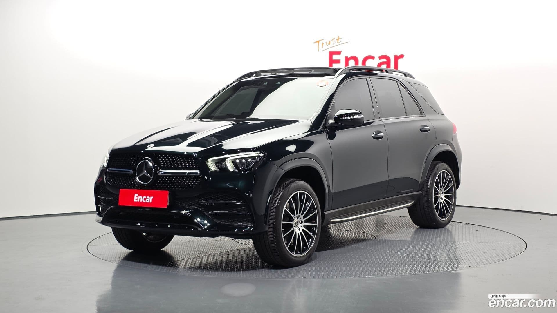 Main__Slider__Photo:GLE-Class Mercedes-Benz 2022.8-0