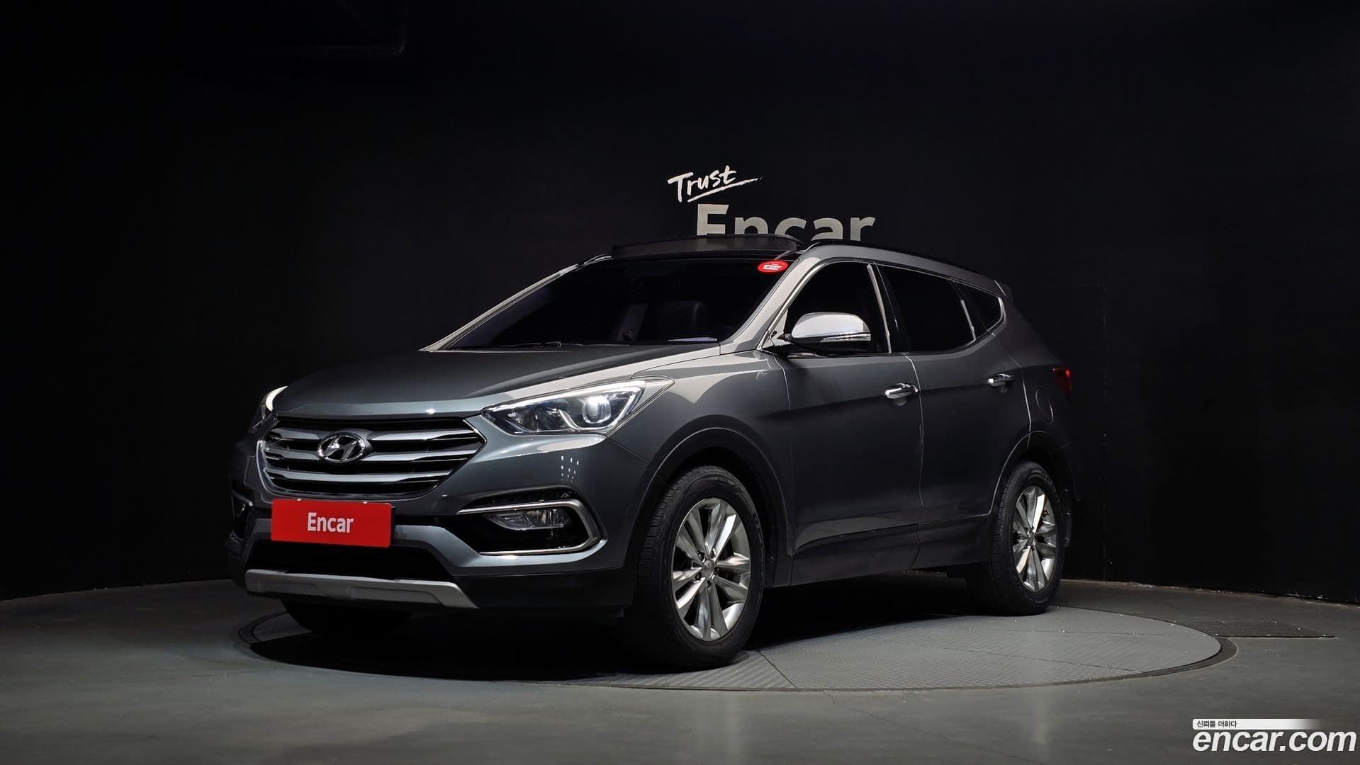 Main__Slider__Photo:Santafe Hyundai 2016.0-0