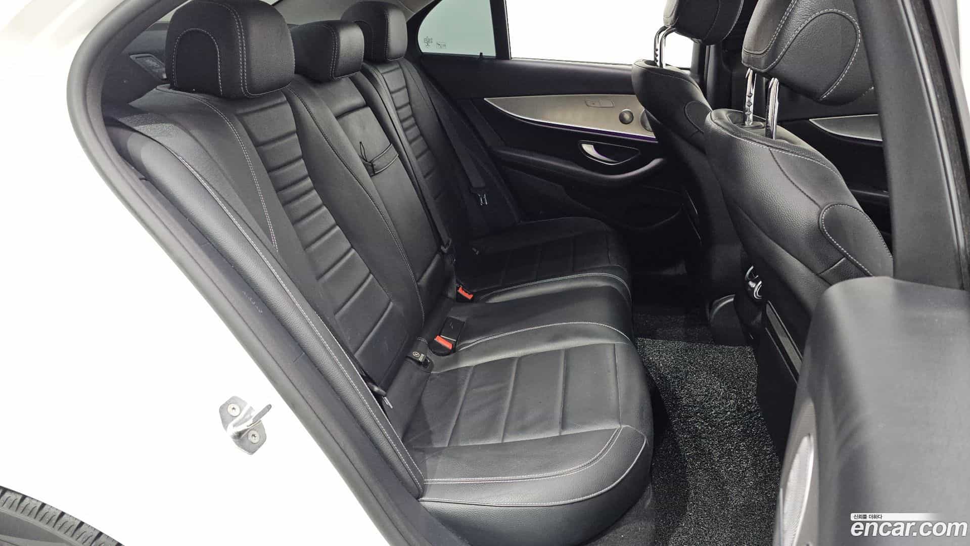 E-Class Mercedes-Benz 2017.0-OPTION-016