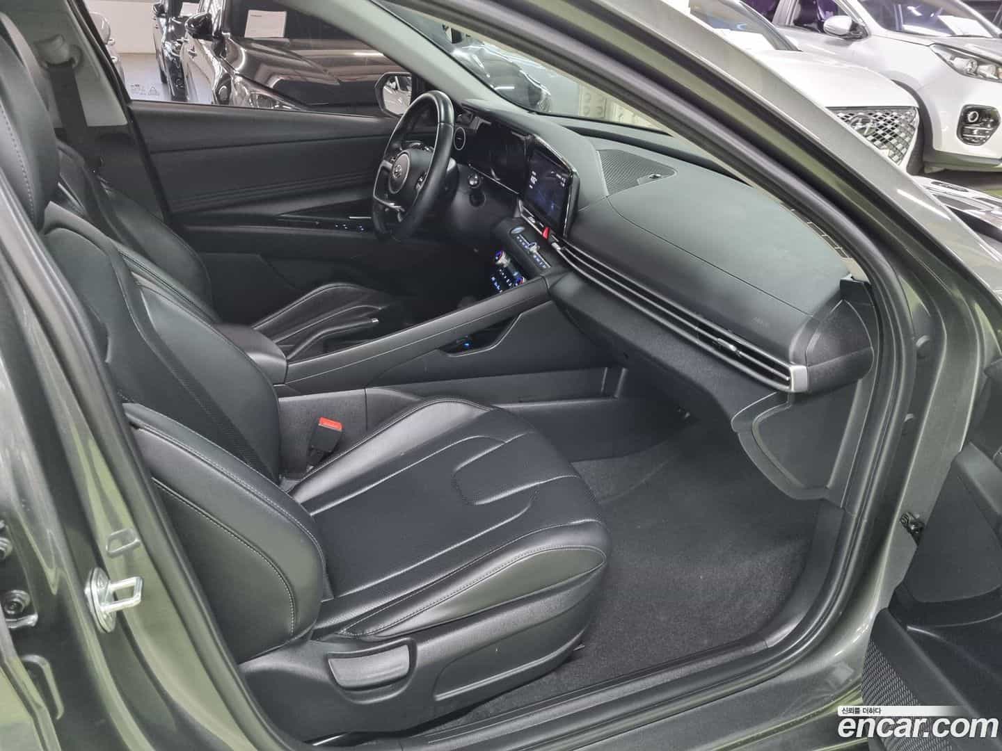AVANTE Hyundai 2022.0-OPTION-015