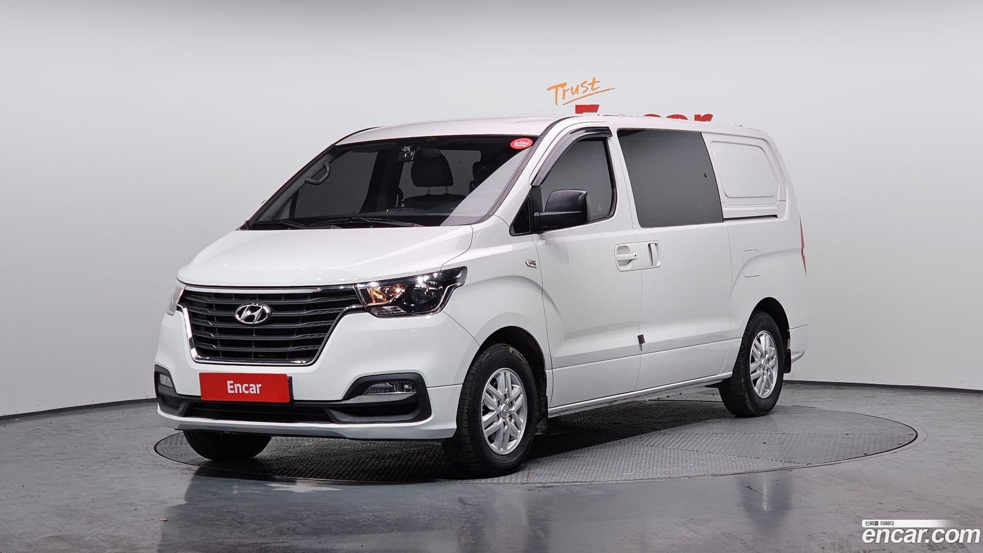 Main__Slider__Photo:Starex Hyundai 2019.2-0