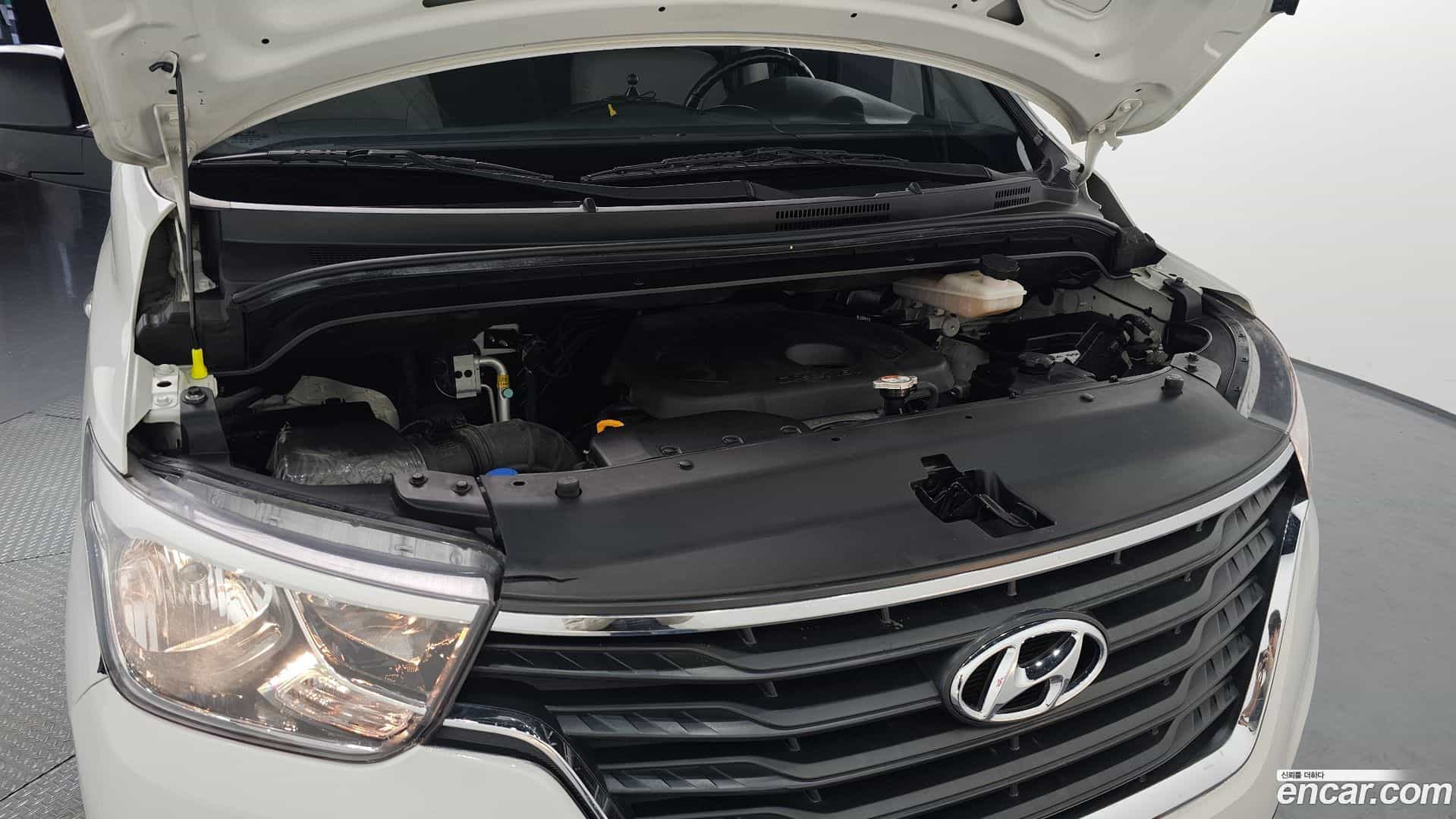 Starex Hyundai 2019.2-INNER-006