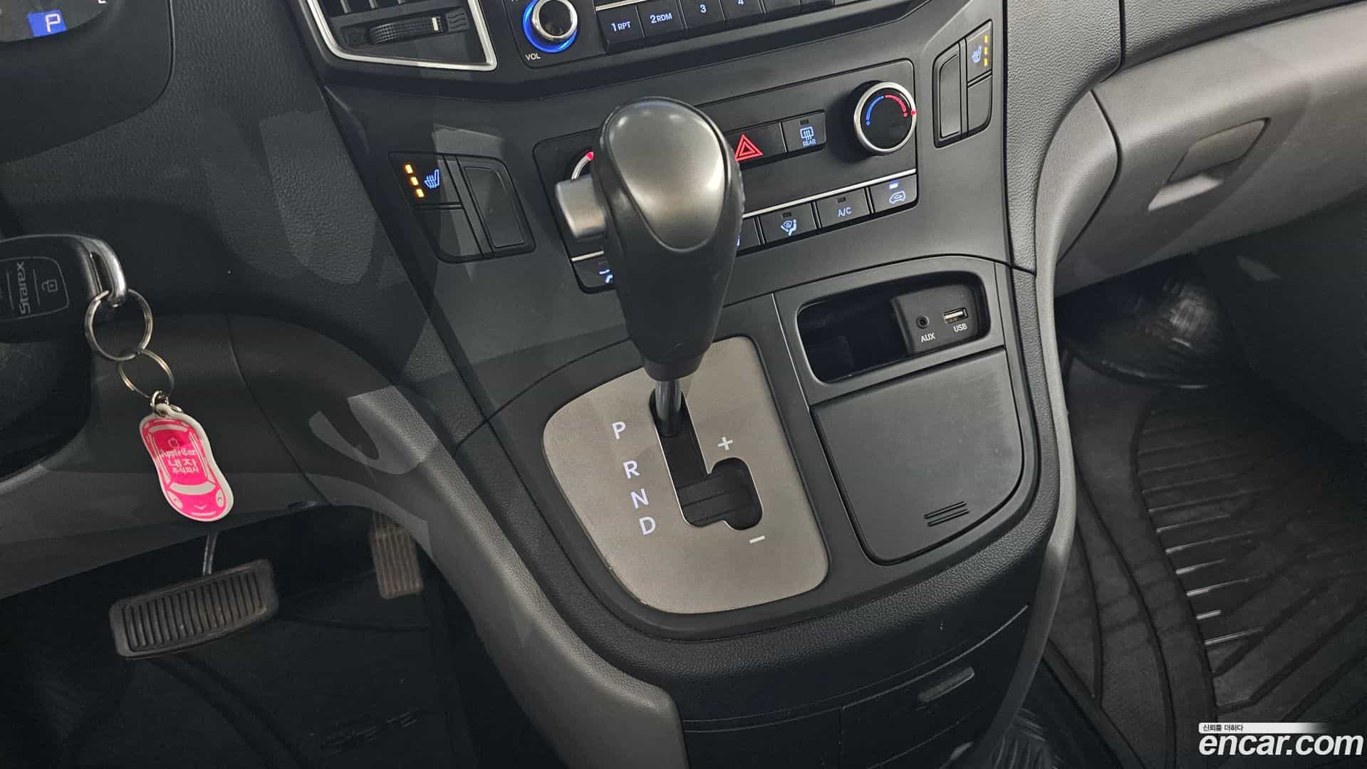 Starex Hyundai 2019.2-INNER-009