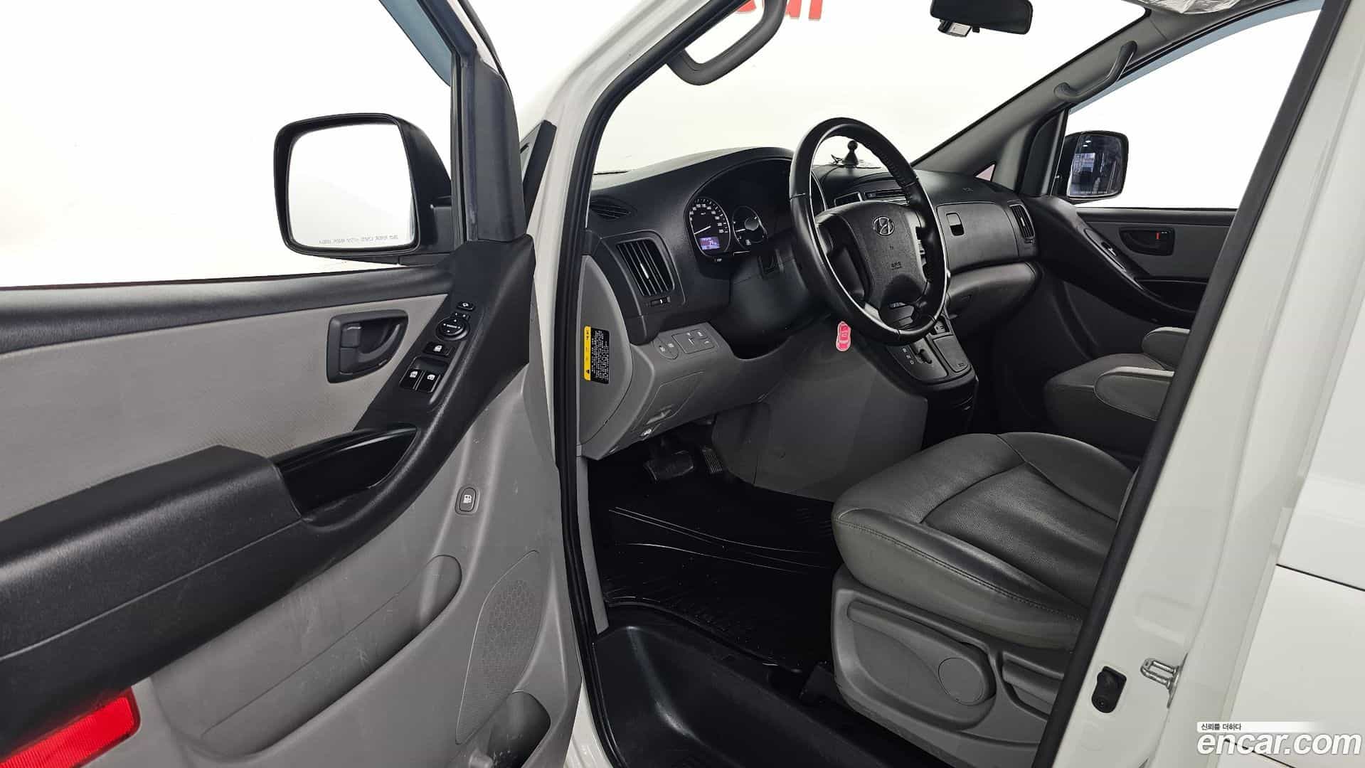 Starex Hyundai 2019.2-OPTION-015