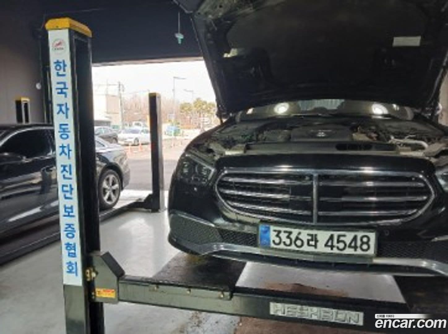 Main__Slider__Photo:E-Class Mercedes-Benz 2021.5-0