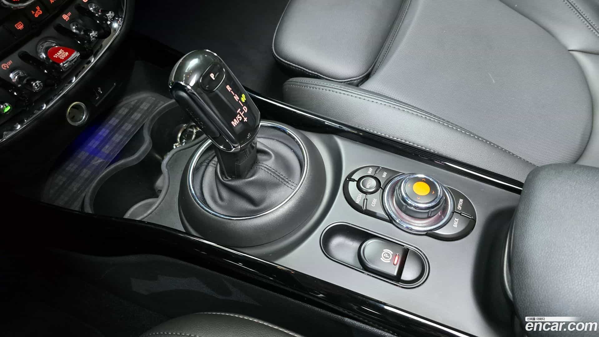 Clubman Mini 2020.0-INNER-009