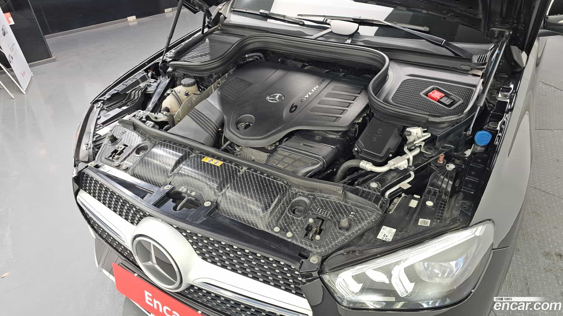 GLE-Class Mercedes-Benz 2020.10-INNER-006