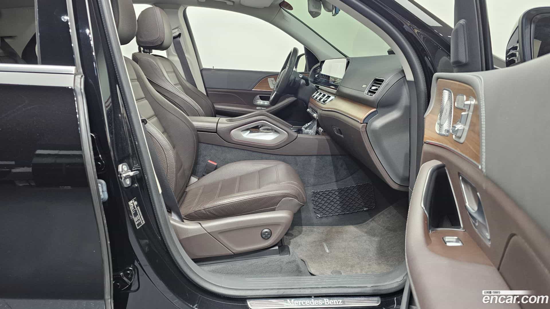 GLE-Class Mercedes-Benz 2020.10-OPTION-015