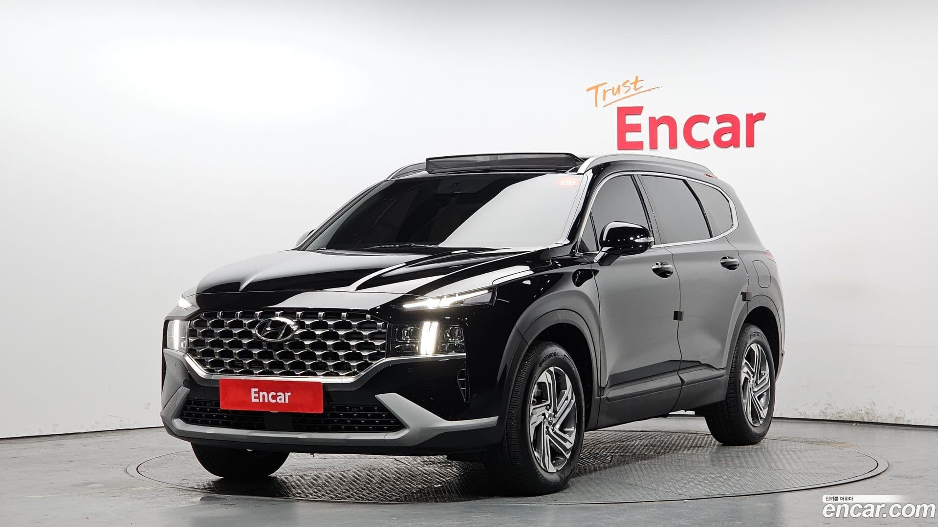 Main__Slider__Photo:Santafe Hyundai 2023.4-0
