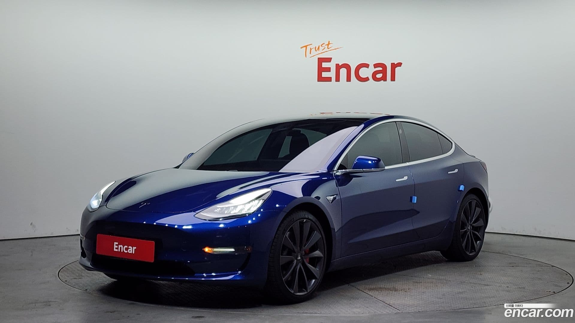Main__Slider__Photo:Model 3 Tesla 2020.5-0