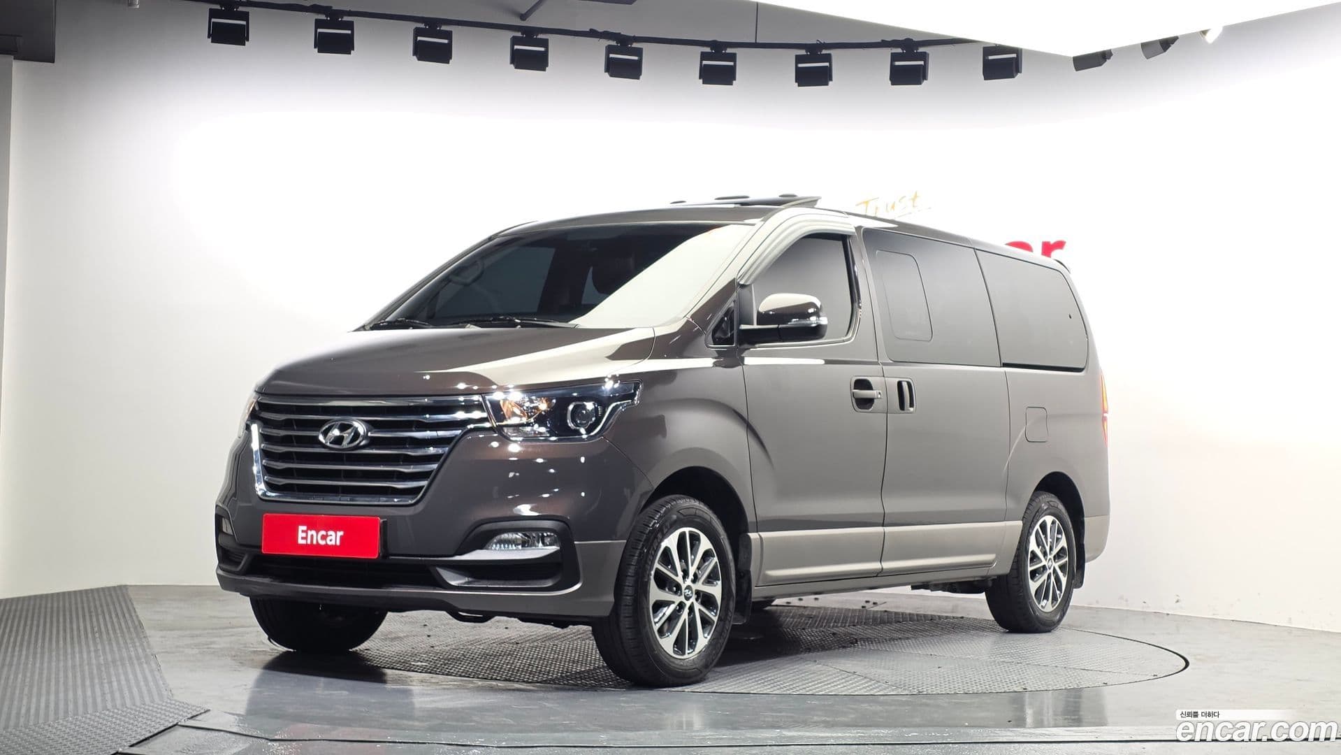 Main__Slider__Photo:Starex Hyundai 2020.2-0