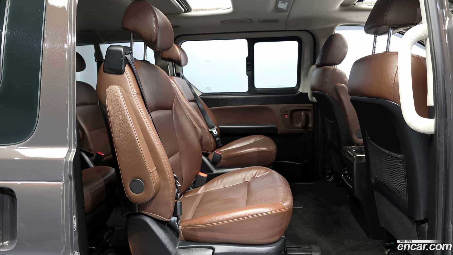 Starex Hyundai 2020.2-OPTION-016