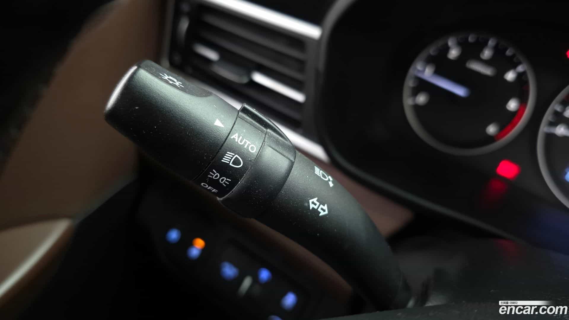 Starex Hyundai 2020.2-OPTION-022