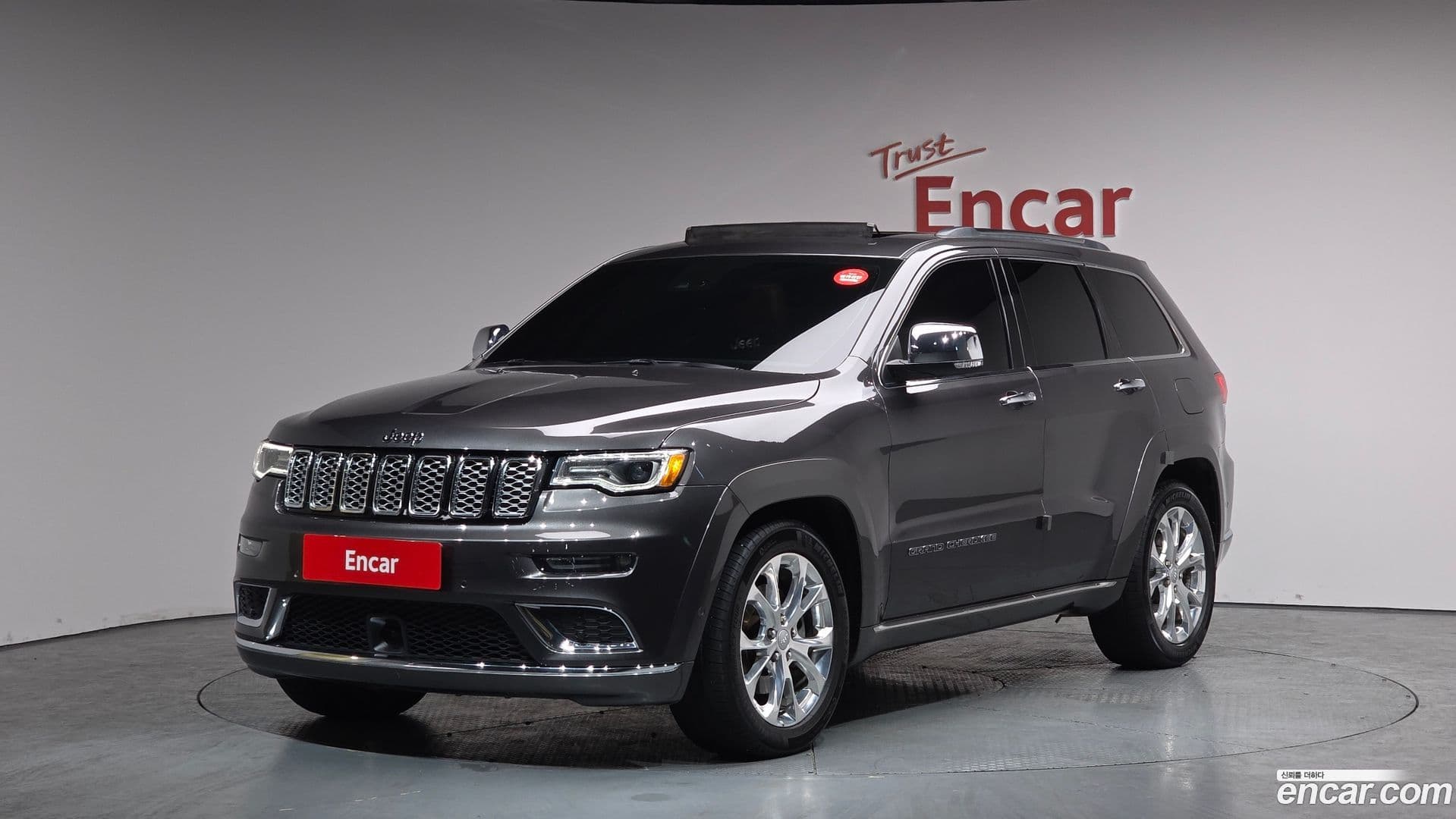 Main__Slider__Photo:Cherokee Jeep 2021.1-0