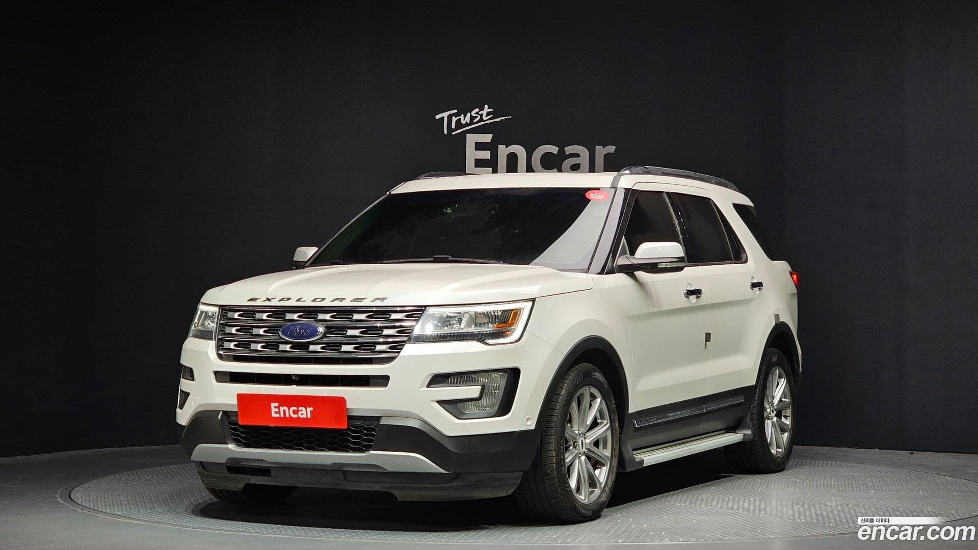 Main__Slider__Photo:Explorer Ford 2016.2-0