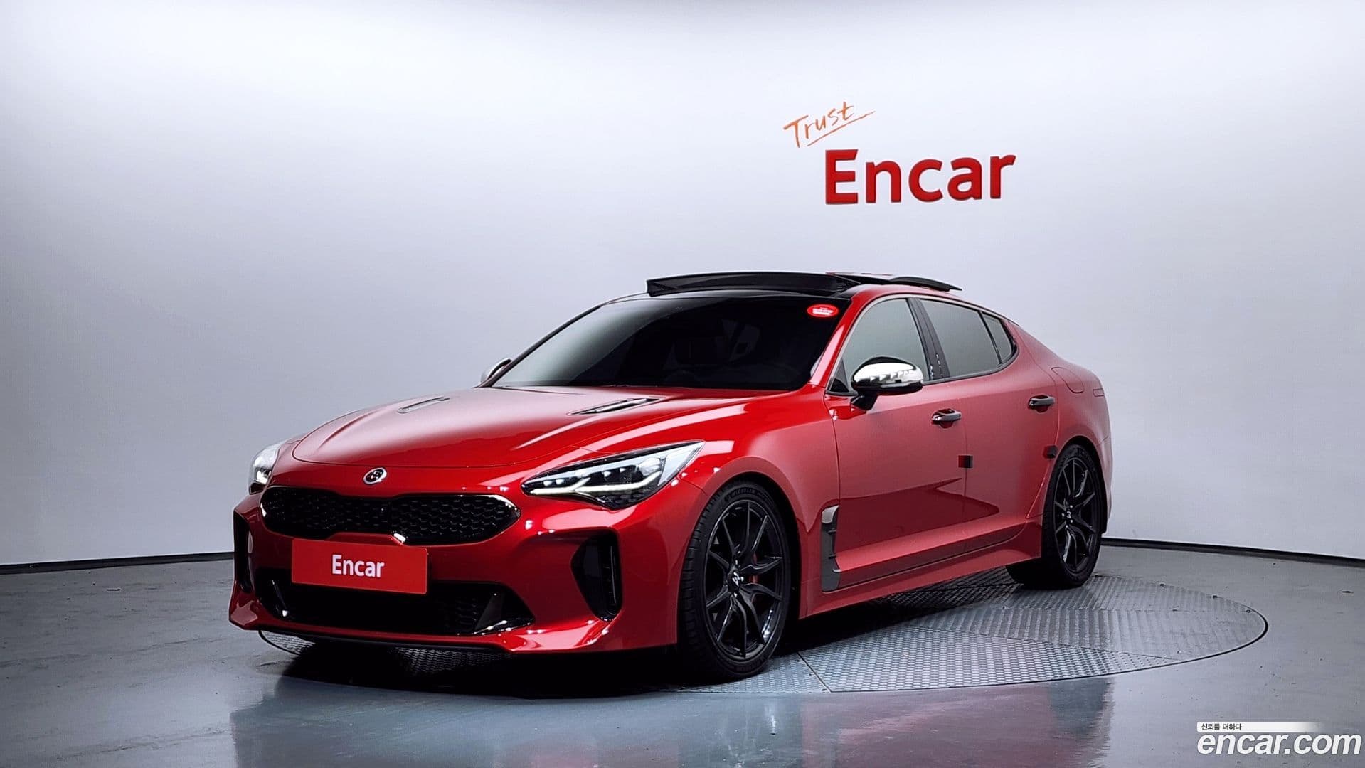 Main__Slider__Photo:Stinger Kia 2018.7-0