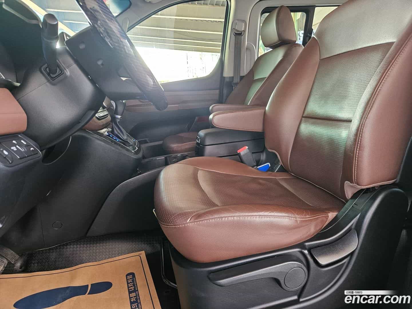 Starex Hyundai 2018.6-OPTION-019