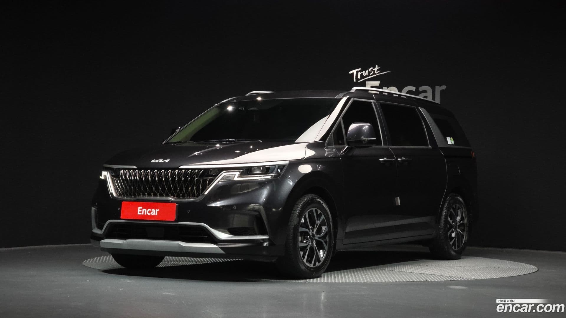 Main__Slider__Photo:Canival Kia 2023.1-0